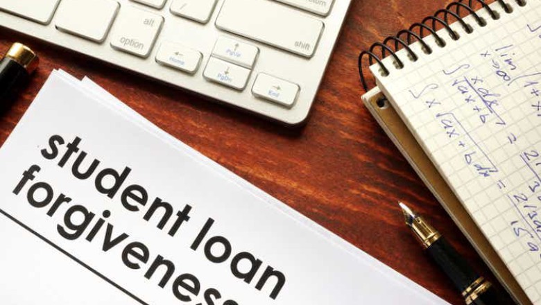 Court temporarily blocks Biden's student loan forgiveness program